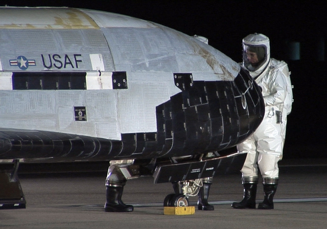 Tàu thử nghiệm quỹ đạo bí mật X-37B chuẩn bị cho sứ mệnh cao nhất, dài nhất - Ảnh 1.