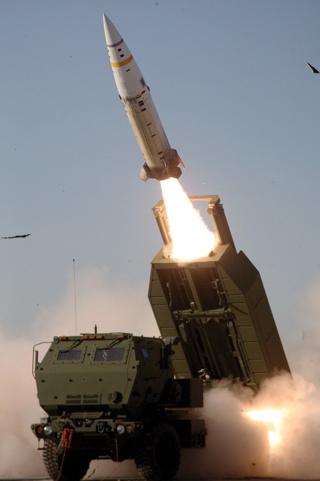 Mỹ nhận tên lửa tấn công uy lực thay thế ATACMS - Ảnh 2.