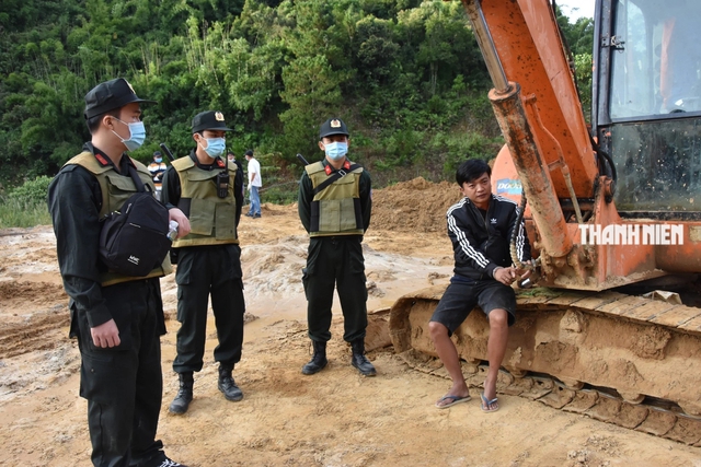 Công an Bình Thuận triệt phá vụ khai thác vàng trái phép cực lớn giáp Lâm Đồng - Ảnh 1.