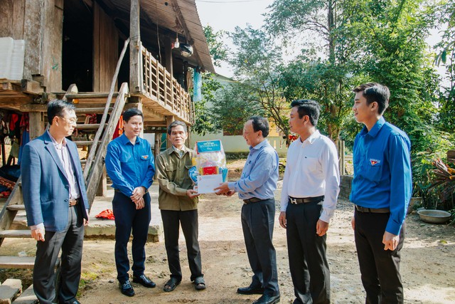 Tuổi trẻ Quảng Bình tổ chức chương trình 'Tình nguyện mùa đông 2023, xuân tình nguyện 2024' - Ảnh 4.