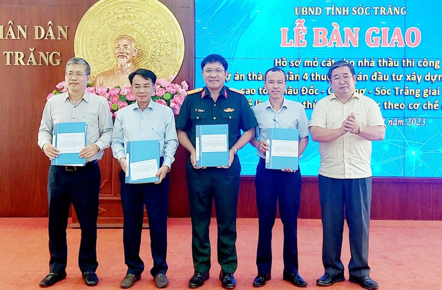 Bàn giao 5 mỏ cát thi công cao tốc Châu Đốc - Cần Thơ - Sóc Trăng - Ảnh 1. Bàn giao 5 mỏ cát thi công cao tốc Châu Đốc - Cần Thơ - Sóc Trăng - Ảnh 1.