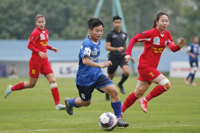 Vòng 8 giải bóng đá nữ VĐQG: CLB Than Khoáng sản Việt Nam tạm chiếm ngôi đầu - Ảnh 1.