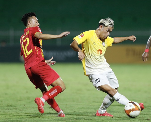 Kết quả V-League, CLB Bình Định 2-3 CLB Thanh Hóa: Thủ môn Văn Lâm mắc sai lầm - Ảnh 5.