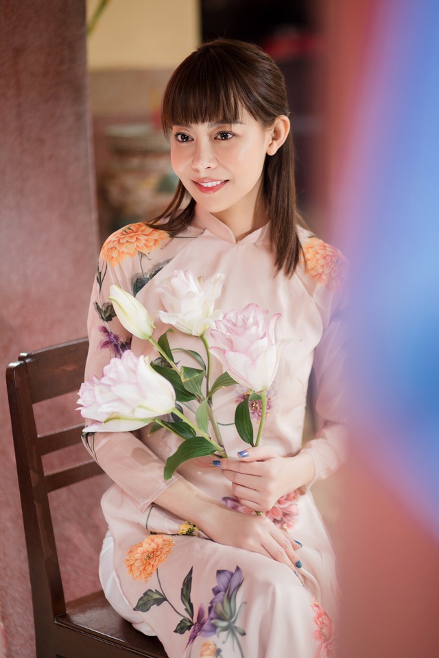 Hoa hậu Hải Dương khoe vẻ đẹp trẻ trung trong tà áo dài - Ảnh 9.