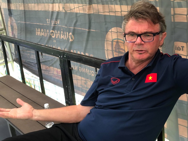 Kỳ vọng “phù thủy trắng” Philippe Troussier sẽ giúp tuyển Việt Nam đến World Cup - Ảnh 1.