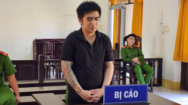 Kiên Giang: Dùng súng cướp taxi trên đường cao tốc, lãnh án 16 năm tù - Ảnh 1.