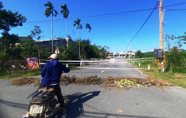 Vì sao hai hộ dân ở Quảng Nam rào chắn đường? - Ảnh 2.