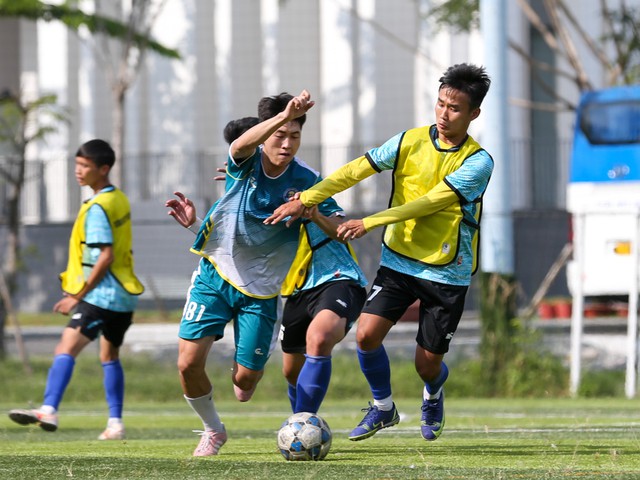 Vì sao nhiều đội bóng đá thường tập giấc trưa? - Ảnh 9. Vì sao nhiều đội bóng đá thường tập giấc trưa? - Ảnh 9.