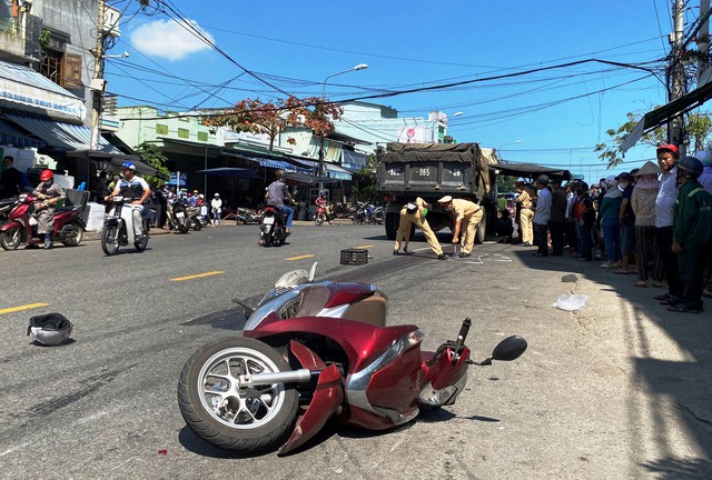 Quảng Nam: Người phụ nữ 63 tuổi tử vong sau khi xe khách va chạm xe máy - Ảnh 1.