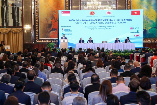 Thủ tướng: Việt Nam được truyền cảm hứng từ con đường phát triển của Singapore - Ảnh 1.