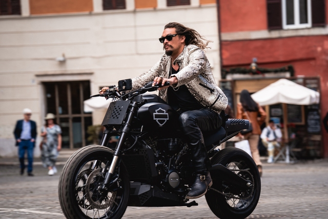 Jason Momoa gây sốt khi hóa trùm phản diện trong trailer 'Fast & Furious 10' - Ảnh 2.