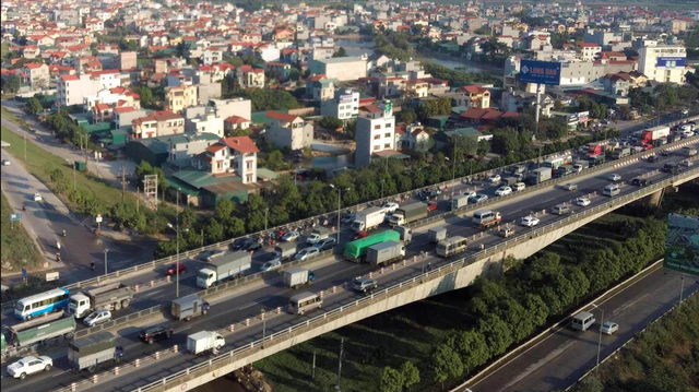 Hà Nội cấm phương tiện qua cầu Thanh Trì theo khung giờ để kiểm định - Ảnh 1.