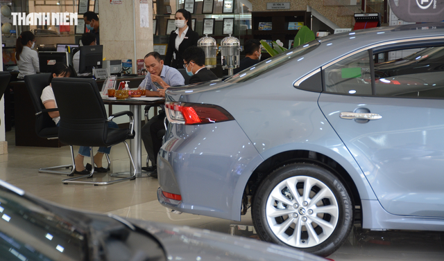 Thị trường ô tô Việt Nam 2023 'hụt hơi' ngay bước chạy đà, Hyundai tạm dẫn đầu - Ảnh 1.