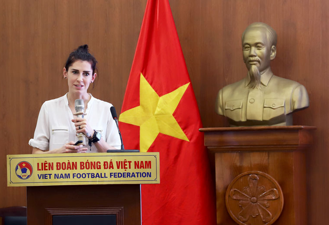 FIFA hướng dẫn nâng cao thể lực và dinh dưỡng cho bóng đá nữ Việt Nam - Ảnh 2.