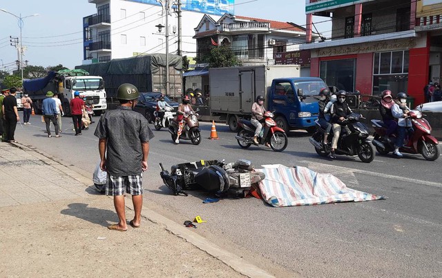 Quảng Trị: Va chạm với xe tải, người đàn ông tử vong - Ảnh 1.