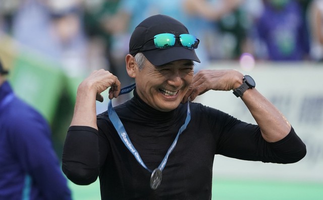 Châu Nhuận Phát tham gia giải marathon ở tuổi U.70 - Ảnh 1.