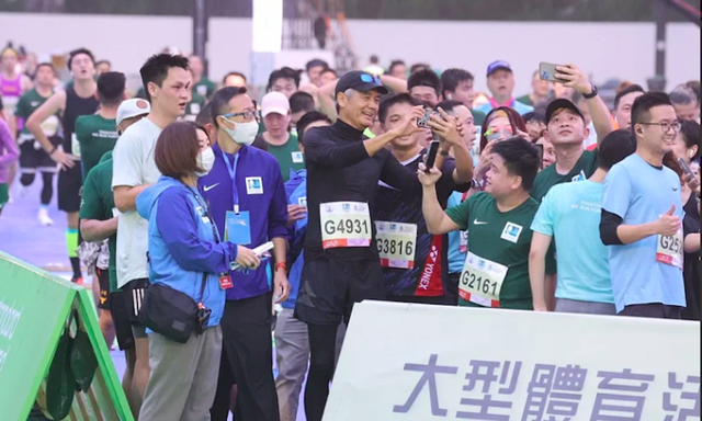 Châu Nhuận Phát tham gia giải marathon ở tuổi U.70 - Ảnh 3.