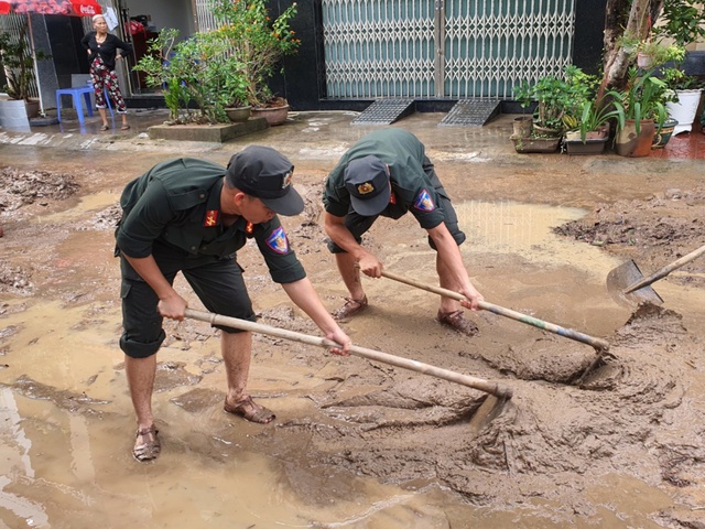 Khắc phục hậu quả sau trận ngập lụt tại P.Ghềnh Ráng vào tháng 11.2022