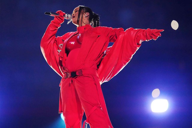 Rihanna xác nhận mang thai sau màn trình diễn gây sốt tại Super Bowl - Ảnh 1.