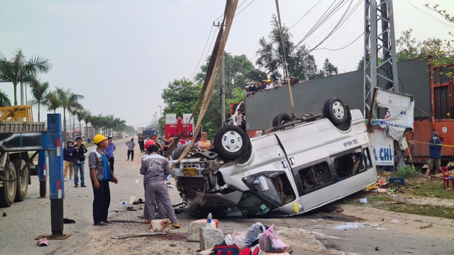 Tai nạn nghiêm trọng khiến 10 người tử vong: Tài xế xe container khai gì? - Ảnh 2.