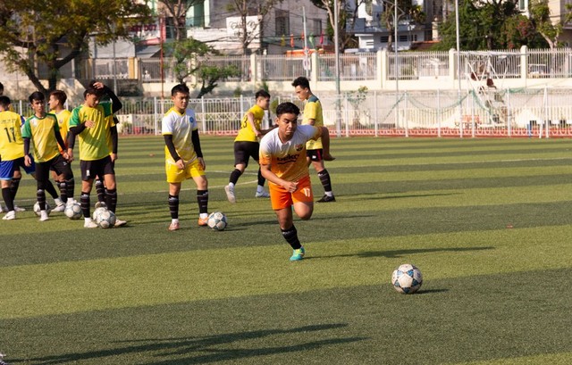 Đội bóng sinh viên Đà thành quyết tâm chiến thắng đối thủ nặng ký nhất vòng loại - Ảnh 1.