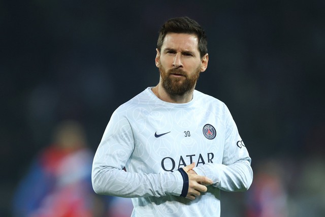 Messi đàm phán gia hạn với PSG giữa sự chỉ trích - Ảnh 1.