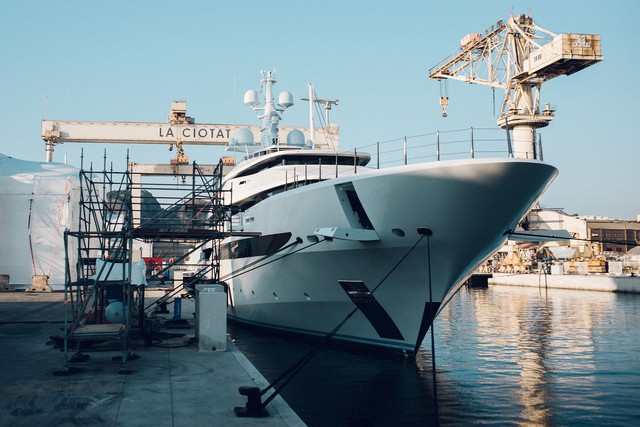 Siêu du thuyền Amore Vero được cho là của nhà tài phiệt Nga Igor Sechin tại La Ciotat (Pháp) hồi tháng 3.2022. Ông Sechin đã bị phương Tây cấm vận