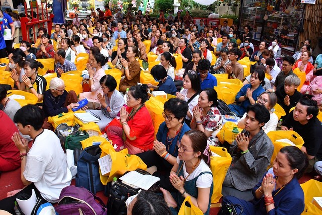 Đức Nhiếp chính vương Thuksey Rinpoche cầu siêu nạn nhân mất vì Covid-19 tại TP.HCM - Ảnh 2.