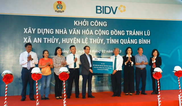 BIDV tặng nhà văn hóa cộng đồng tránh lũ tại Quảng Bình - Ảnh 1.
