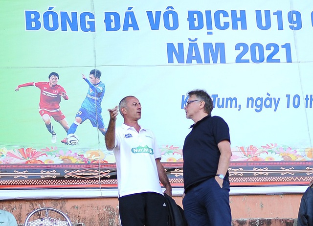 HLV Troussier nhận xét bất ngờ nhưng cực đúng về cầu thủ Việt Nam - Ảnh 1.