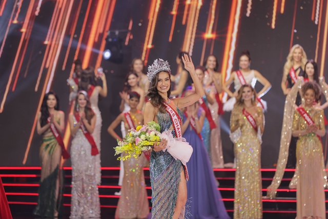 Thanh Thanh Huyền trượt top 10, người đẹp Brazil đăng quang Miss Charm - Ảnh 5.