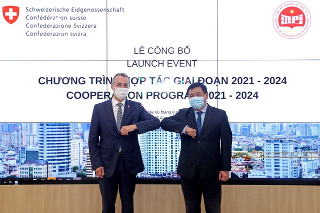 Quan hệ Việt Nam-Thụy Sĩ ngày càng tiến sâu vào hợp tác kinh tế, thay dần hỗ trợ phát triển như trước đây Quan hệ Việt Nam-Thụy Sĩ ngày càng tiến sâu vào hợp tác kinh tế, thay dần hỗ trợ phát triển như trước đây