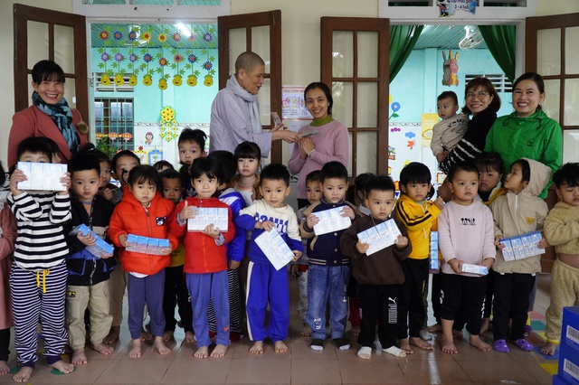 Hành trình đến với người nghèo của ni sư Tâm Nguyệt ở Quảng Trị- Thừa Thiên Huế - Ảnh 3.