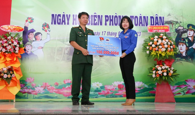 BĐBP tỉnh Tây Ninh mang niềm vui đến người dân, học sinh vùng biên giới - Ảnh 5.
