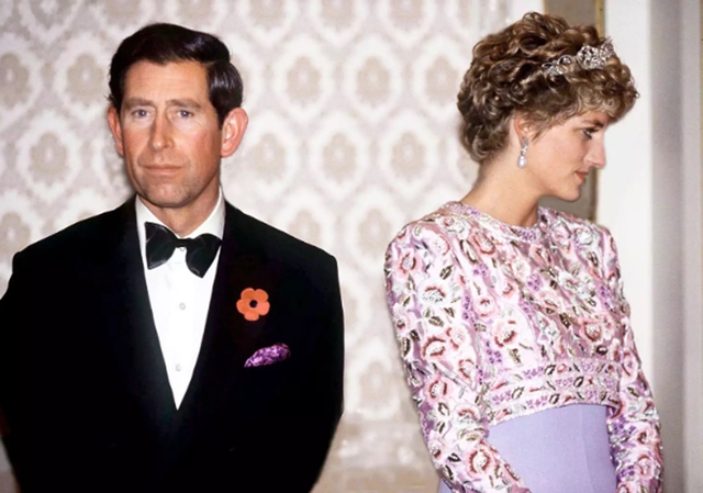 Bán đấu giá những bức thư Công nương Diana gửi cho bạn bè khi ly hôn với Thái tử Charles  - Ảnh 2.