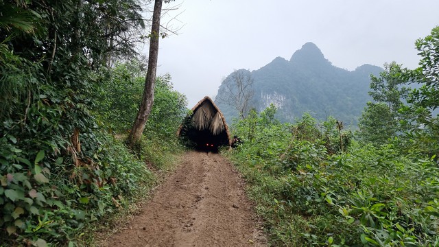 Thử 'cảm giác mạnh' khi lái mô tô 4 bánh xuyên rừng ở &quot;rốn lũ&quot; Tân Hóa - Ảnh 6.