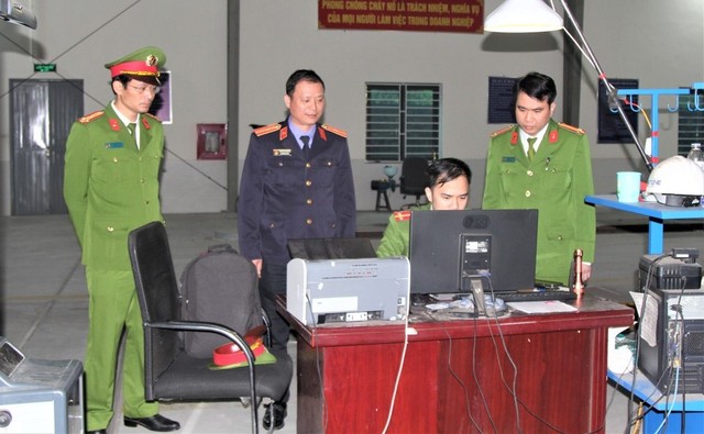 Thêm một trung tâm đăng kiểm ở Nghệ An bị điều tra hành vi nhận hối lộ