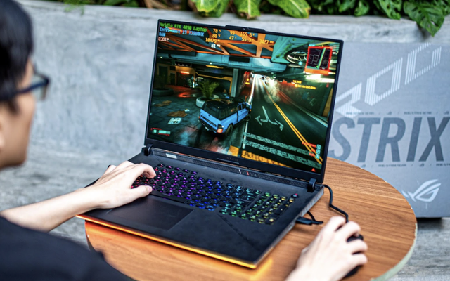 Asus trình làng mẫu laptop ROG Strix SCAR 18 chuyên dành cho game thủ - Ảnh 1.