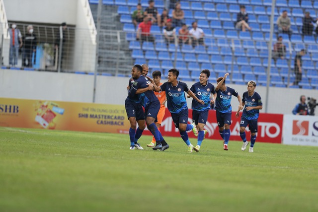 Kết quả V-League 2023, Đà Nẵng 2-3 Topenland Bình Định: Chơi hơn người, chủ nhà thua ngược - Ảnh 2.