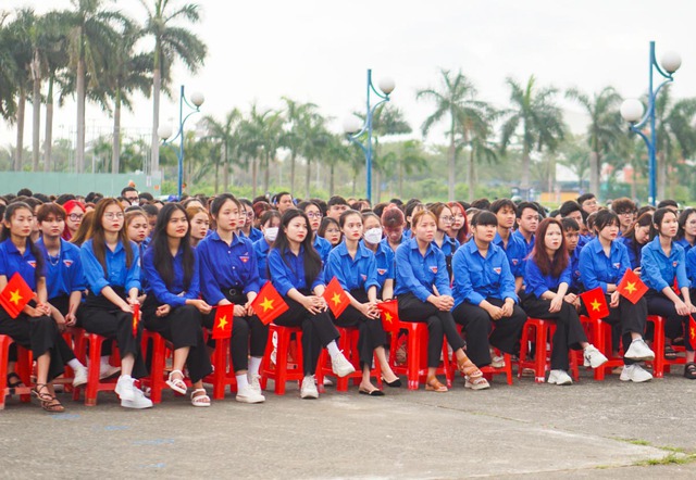 Tuổi trẻ Đà Nẵng sôi nổi ra quân hưởng ứng Tháng Thanh Niên năm 2023   - Ảnh 4.