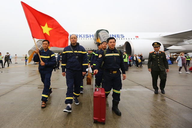 Đoàn công an Việt Nam 'đi đủ, về đủ' sau 9 ngày cứu nạn tại Thổ NhĩKỳ - Ảnh 1.