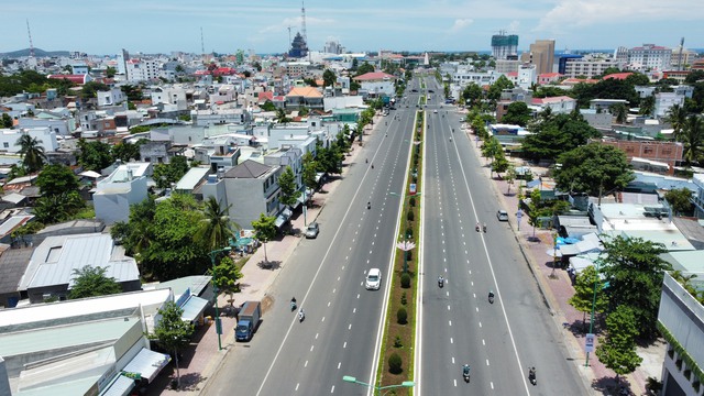 Bình Thuận: Vì sao vụ án sai phạm trên đường Lê Duẩn chưa khởi tố bị can  - Ảnh 2.