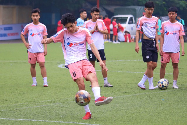 Giải bóng đá Thanh Niên Sinh viên Việt Nam: VMU thận trọng khi đấu xa nhà - Ảnh 6.