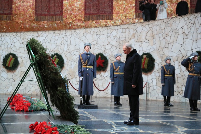 Tổng thống Putin phát biểu về Ukraine trong lễ kỷ niệm Trận Stalingrad - Ảnh 1.