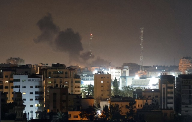 Tiêm kích Israel tấn công Dải Gaza - Ảnh 1.