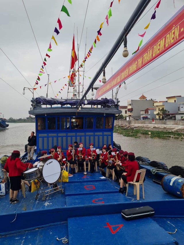 Lễ hội bơi trải tại Thái Bình: Người dân nô nức tham gia - Ảnh 3.