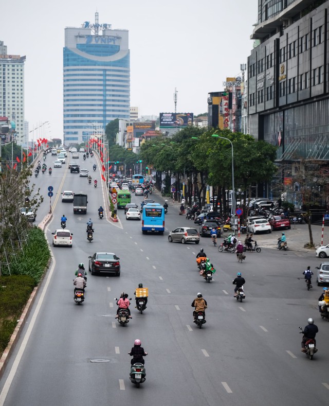Hà Nội yêu cầu không để mại dâm tái diễn phức tạp ở phố Trần Duy Hưng - Ảnh 2.