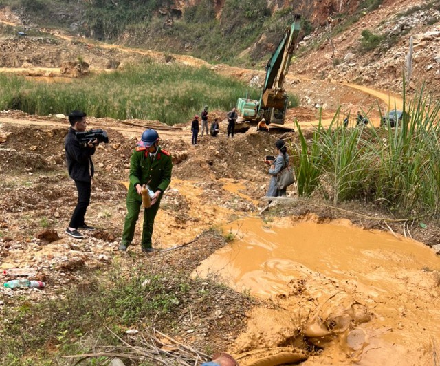 Khai th&aacute;c thiếc g&acirc;y &ocirc; nhiễm s&ocirc;ng - Ảnh 2.