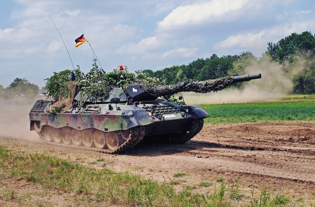 Đức đồng ý gửi xe tăng Leopard 1 cho Ukraine - Ảnh 1.