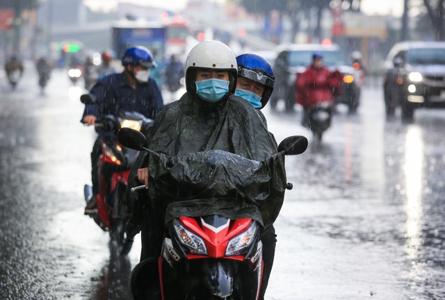 TP.HCM sắp có những trận mưa lớn kèm sấm sét- Ảnh 1. TP.HCM khả năng có mưa lớn ngày 8.5